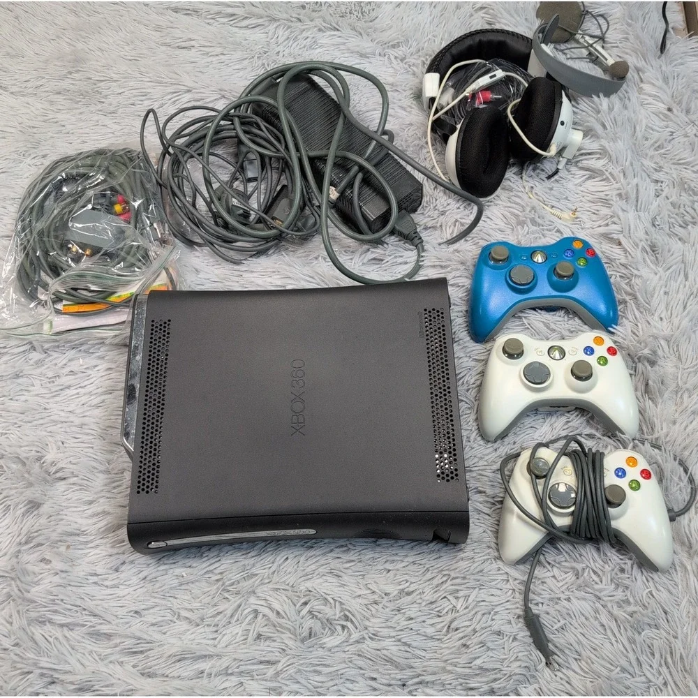Microsoft Xbox 360 Black 120GB Console HDMI 3 Controllers 2 Headsets Not Tested